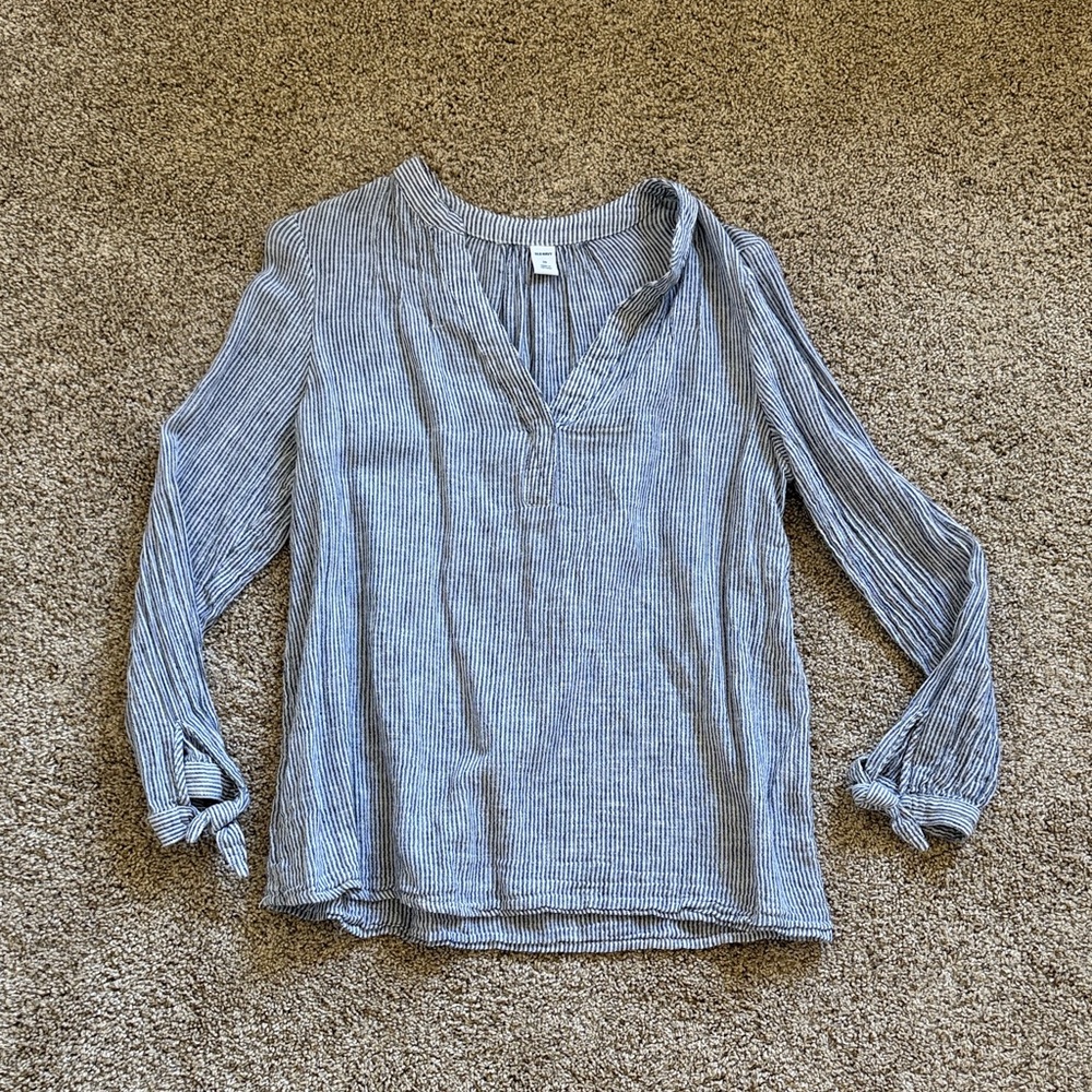 Old Navy Black and White Striped Linen 3/4 Length Sleeve Blouse